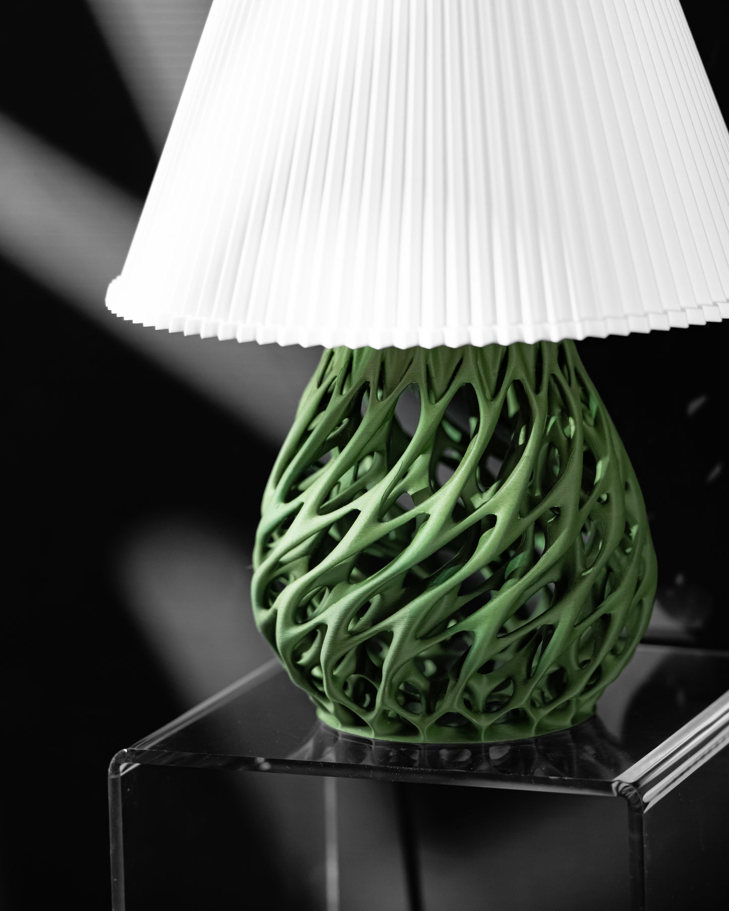 TWISTED Table Lamp