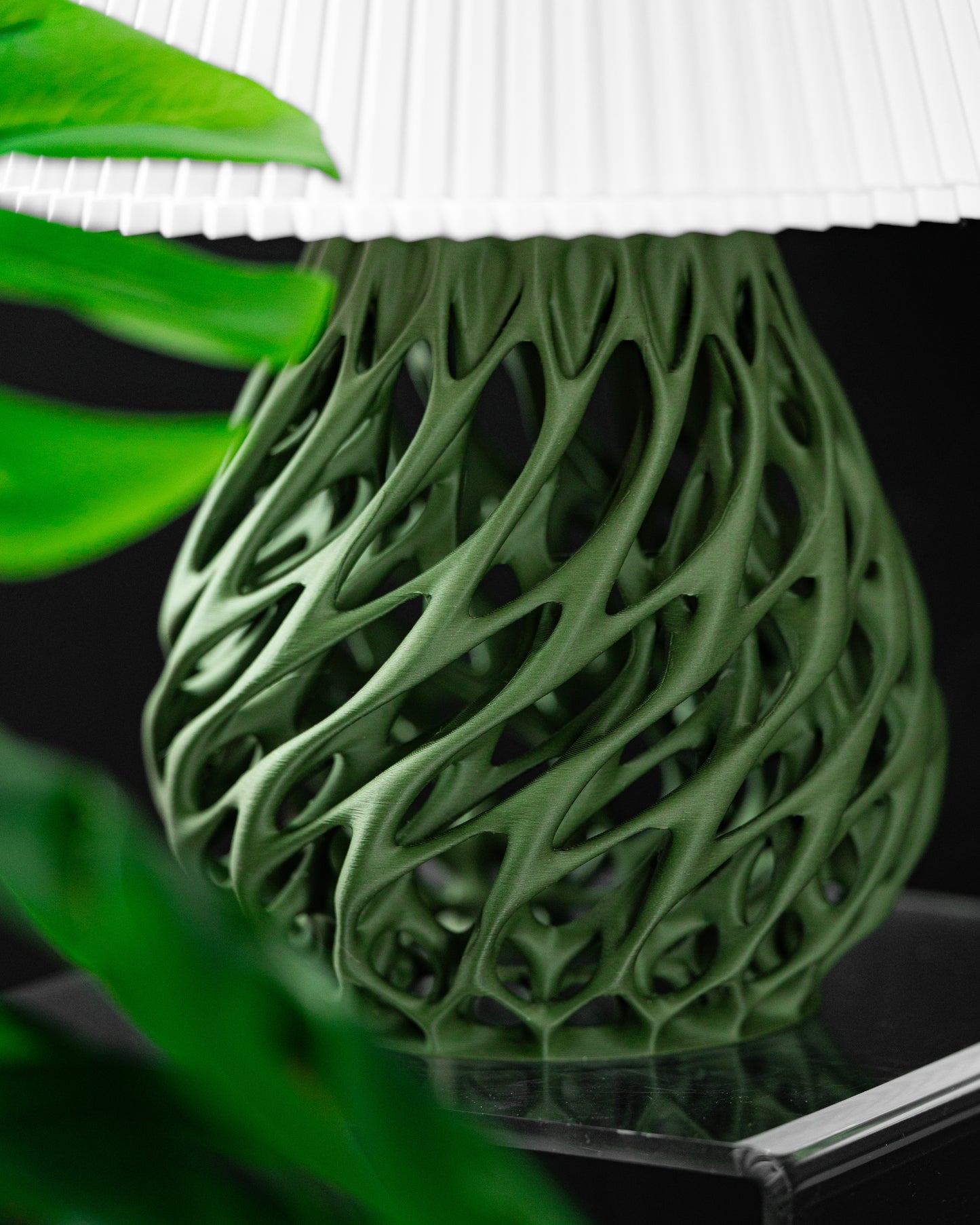 TWISTED Table Lamp
