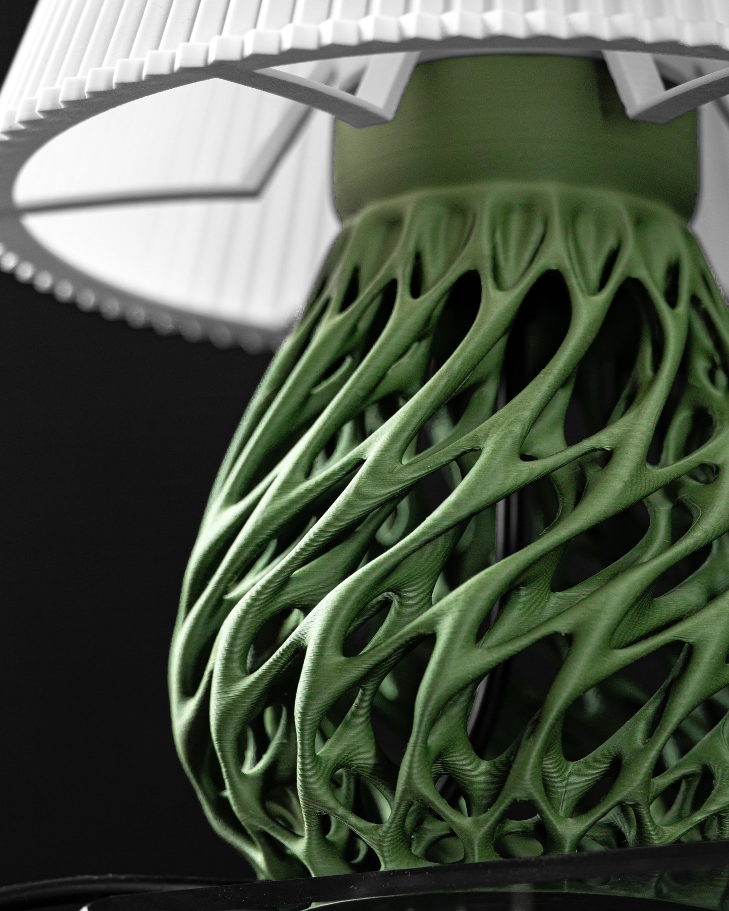 TWISTED Table Lamp