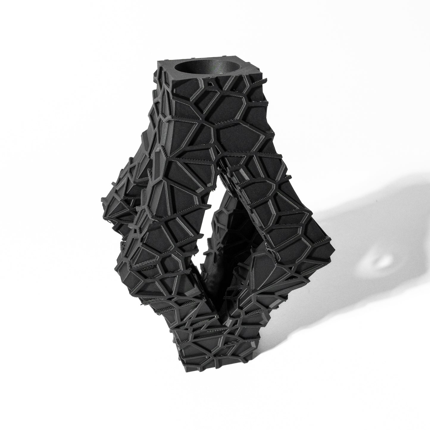 AVARI Vase