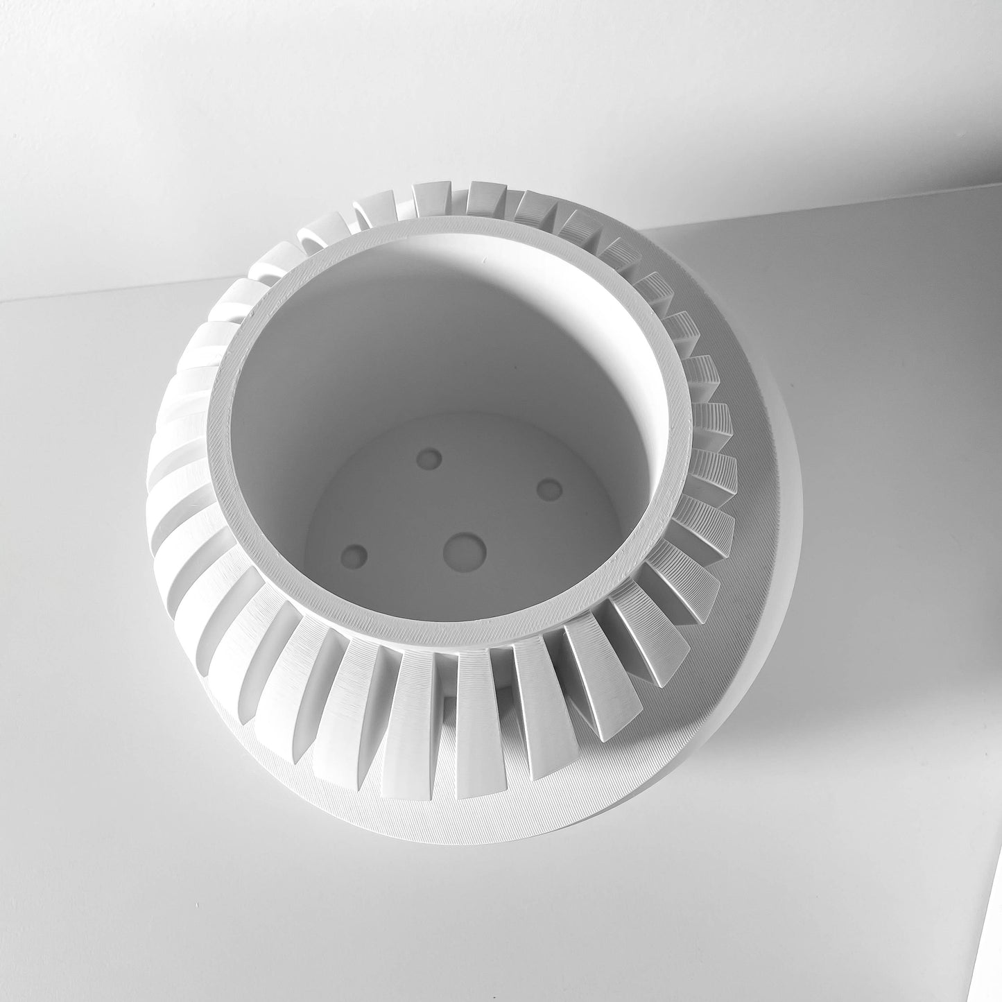 LUXAR Planter