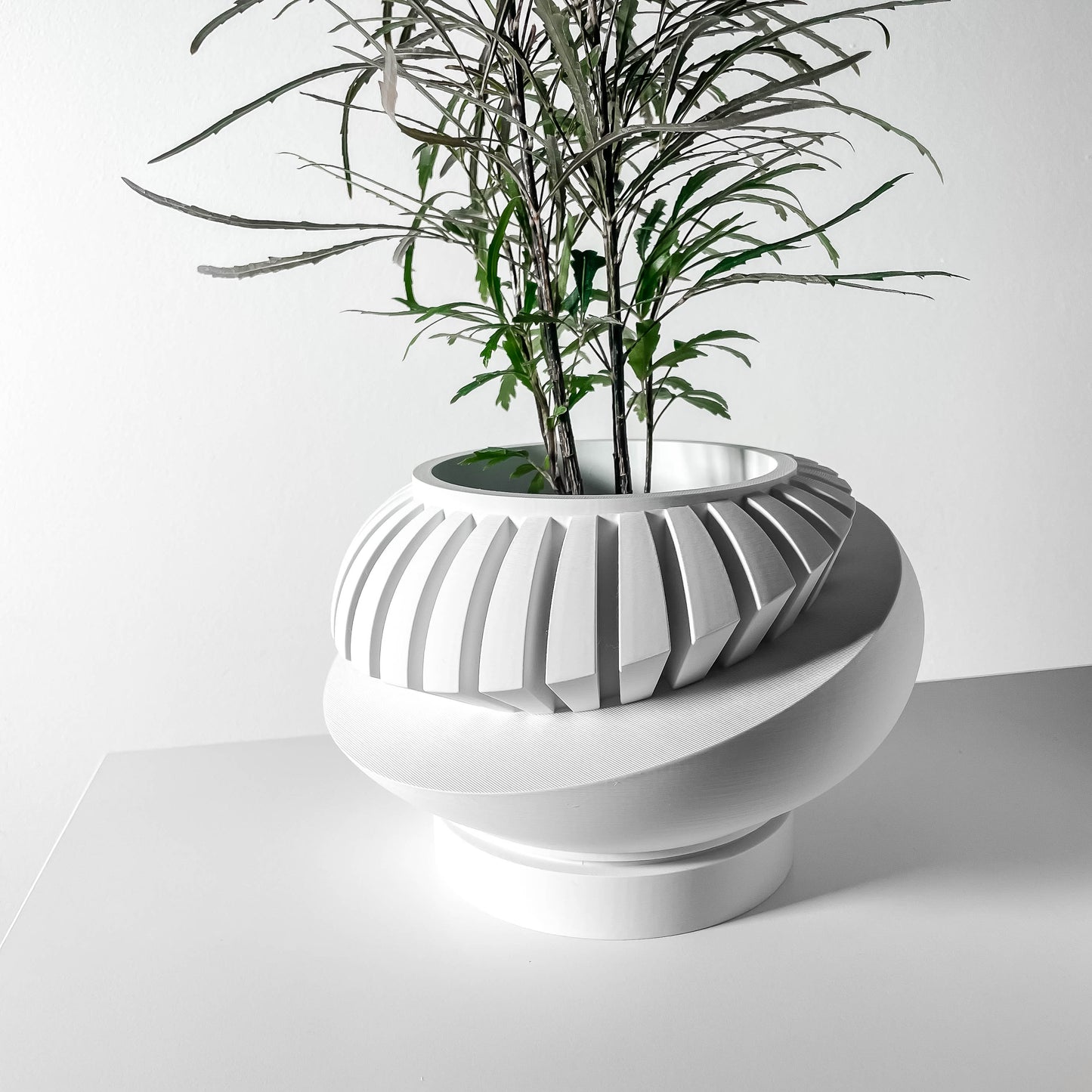 LUXAR Planter