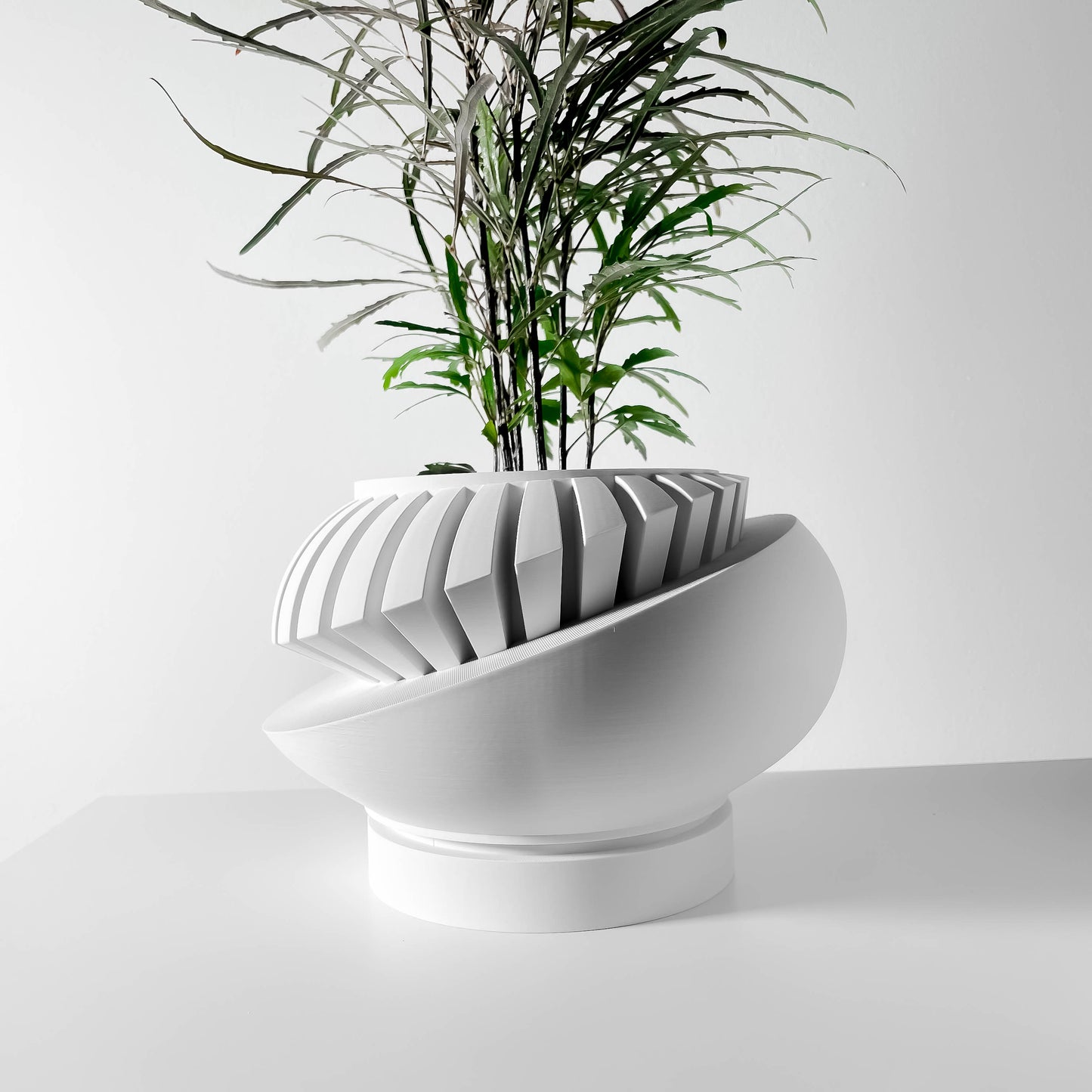 LUXAR Planter