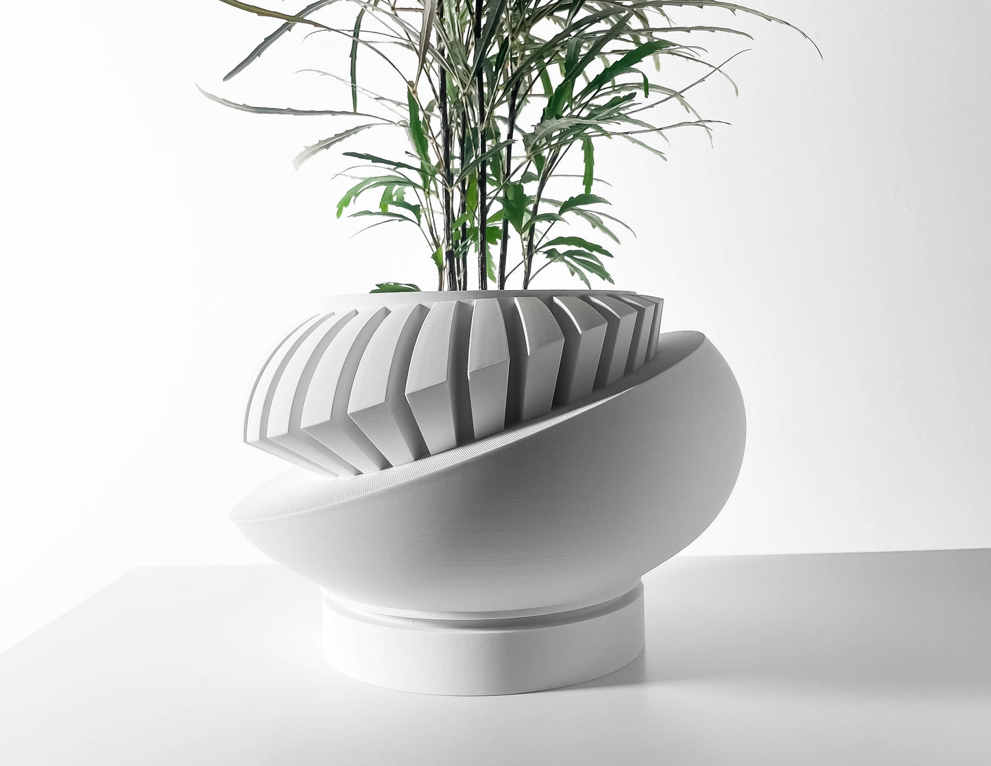 LUXAR Planter