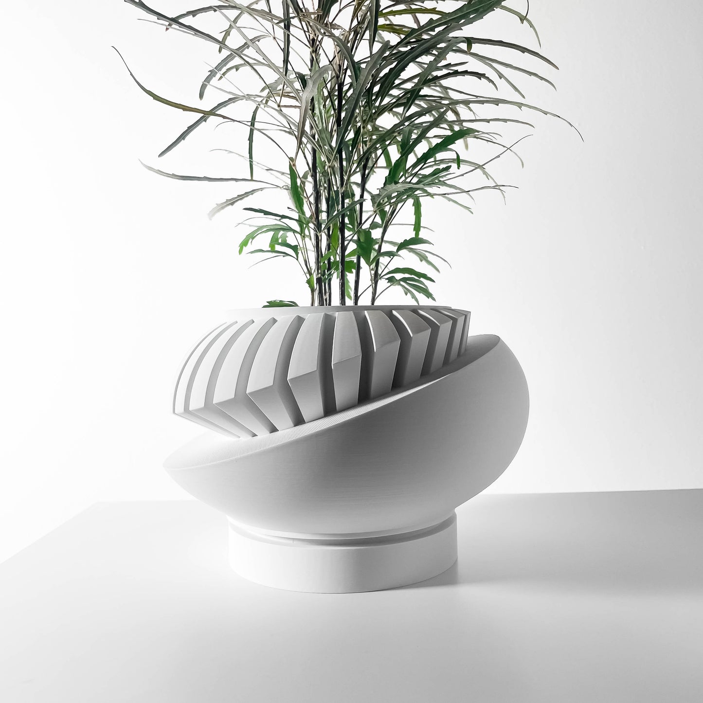LUXAR Planter