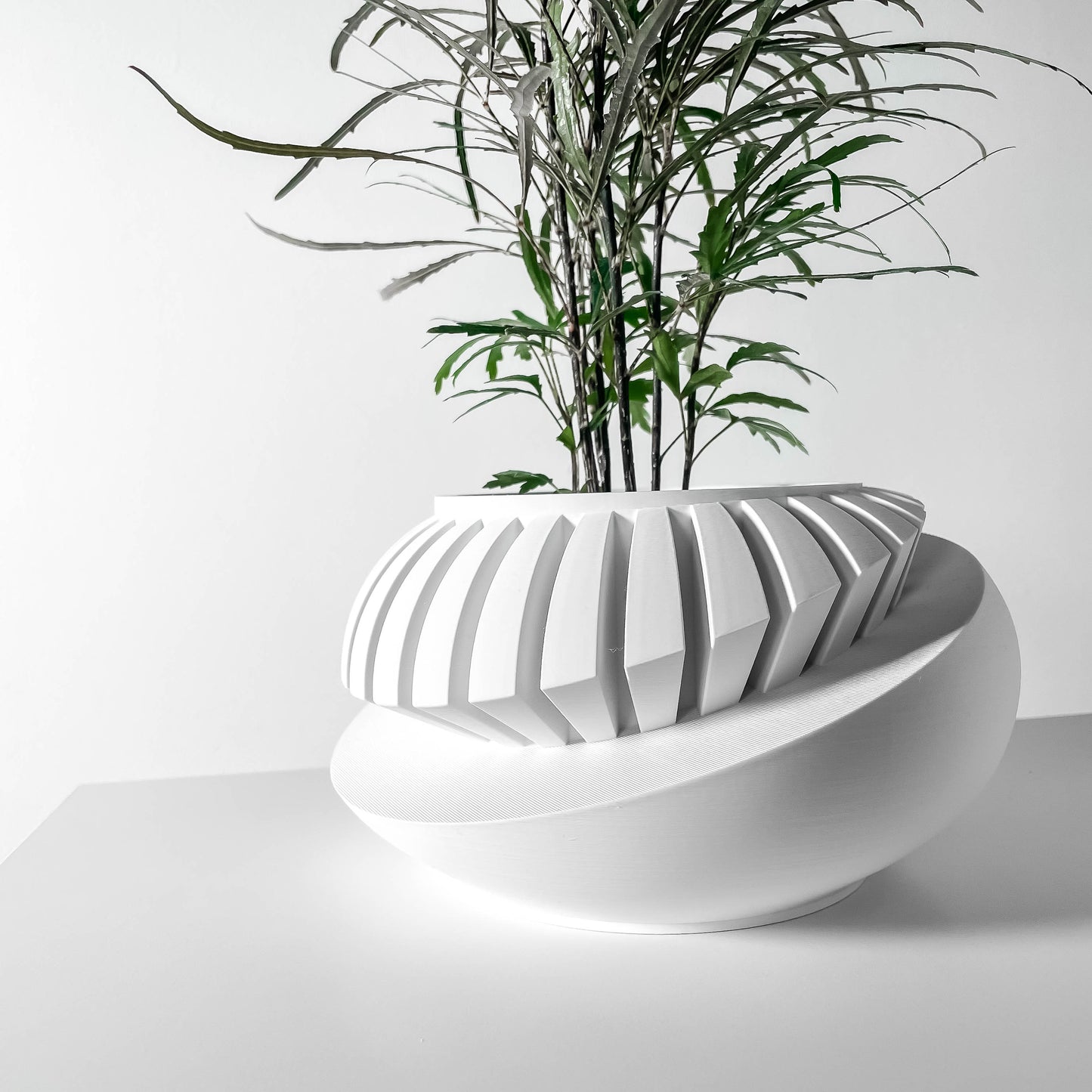 LUXAR Planter